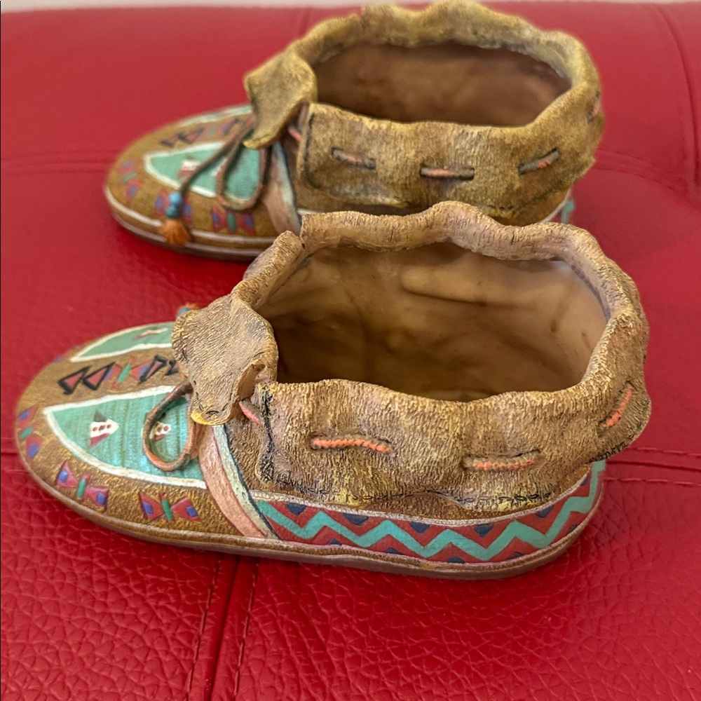 Vtg Southwestern Clay Moccasin Figurines Painted Shoes Ornaments - Picture 7 of 10